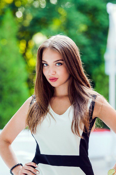 Whimsical Wonder: Julia, 26 y.o. from Kherson, Ukraine — VeronikaLove