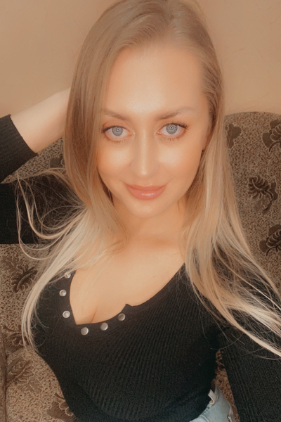 Enthralling Gaze: Elena, 43 y.o. from Kryvyi Rih, Ukraine — VeronikaLove