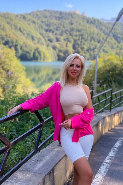 Captivating Elegance: Anna, 27 y.o. from Poltava, Ukraine — VeronikaLove