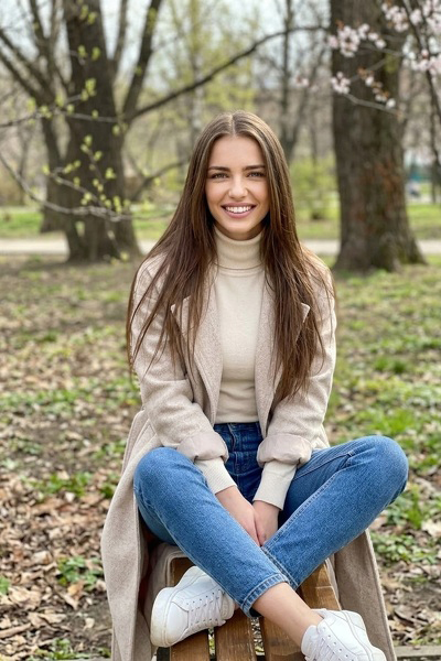 Magnetic Charm: Arina, 43 y.o. from Lviv, Ukraine — VeronikaLove