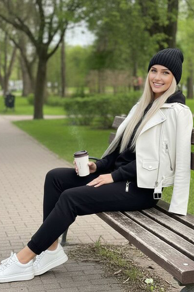 Graceful Allure: Diana, 36 y.o. from Odesa, Ukraine — VeronikaLove