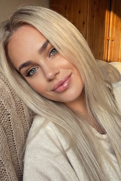 Timeless Grace: Anna, 35 y.o. from Zaporizhzhia region, Ukraine — VeronikaLove