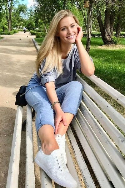 Dazzling Vera, 37 y.o. from Kryvyi Rih, Ukraine with Blonde hair — VeronikaLove