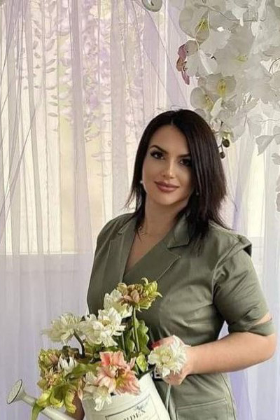 Magnetic Allure: Alla, 40 y.o. from Dnipro, Ukraine — VeronikaLove