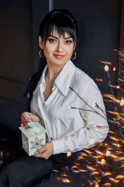 Vibrant Alona, 33 y.o. from Vinnytsia, Ukraine with Black hair — VeronikaLove