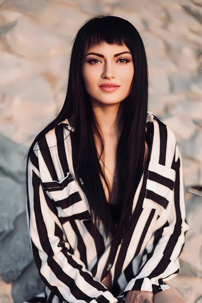 Vibrant Alona, 33 y.o. from Vinnytsia, Ukraine with Black hair — VeronikaLove