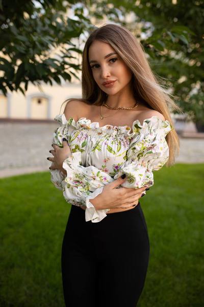 Magnetic Allure: Irina, 27 y.o. from Kyiv, Ukraine — VeronikaLove