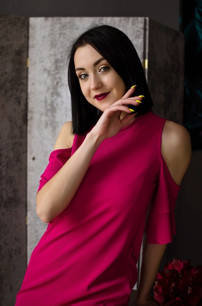 Captivating Beauty: Bogdana, 20 y.o. from Kremenchuk, Ukraine — VeronikaLove