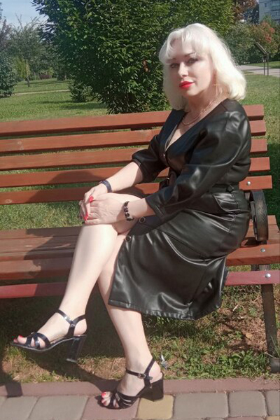 Graceful Presence: Olena, 55 y.o. from Kyiv, Ukraine — VeronikaLove