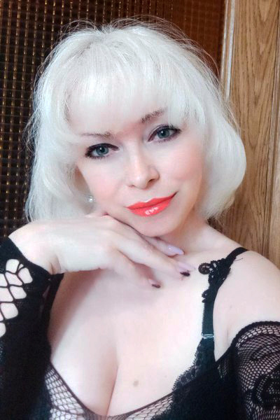 Graceful Presence: Olena, 55 y.o. from Kyiv, Ukraine — VeronikaLove