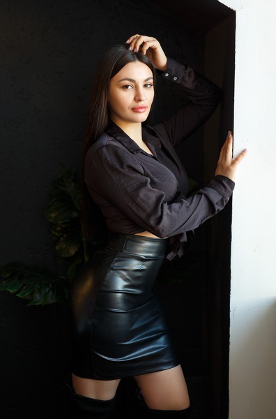 Enchanting Darya, 22 y.o. from Kremenchuk, Ukraine with Dark-brown hair — VeronikaLove