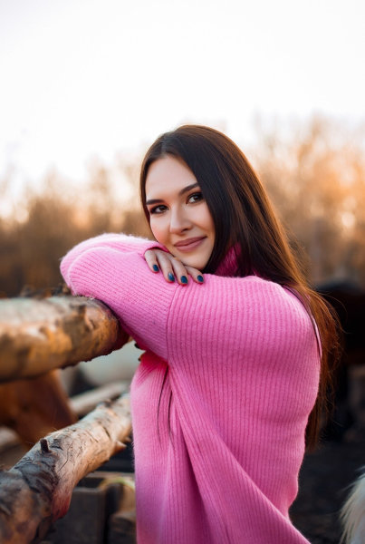 Enchanting Alina, 27 y.o. from Zaporizhzhia, Ukraine with Chestnut hair — VeronikaLove