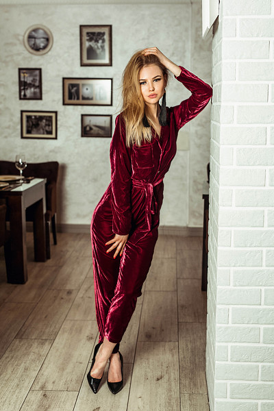 Elegant Alina, 29 y.o. from Chisinau, Moldova with Blonde hair — VeronikaLove