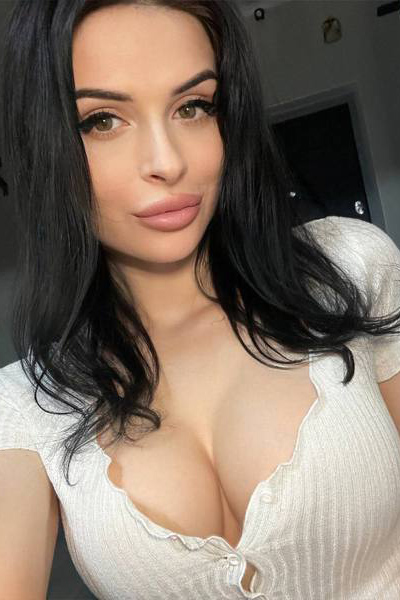 Vibrant Elizaveta, 27 y.o. from Kyiv, Ukraine with Brown hair — VeronikaLove