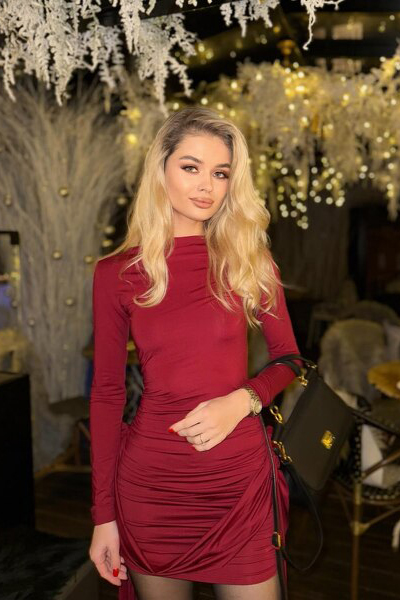 Vivacious Vision: Snizhana, 24 y.o. from Krakow, Poland — VeronikaLove