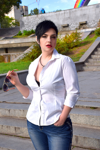 Serene Anna, 47 y.o. from Zaporizhzhia, Ukraine with Black hair — VeronikaLove