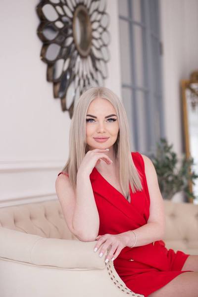 Serene Victoria, 30 y.o. from Kyiv, Ukraine with Blonde hair — VeronikaLove