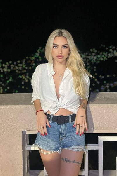 Elegant Andrea, 29 y.o. from Palma, Spain with Blonde hair — VeronikaLove