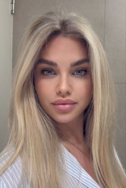 Elegant Andrea, 29 y.o. from Palma, Spain with Blonde hair — VeronikaLove