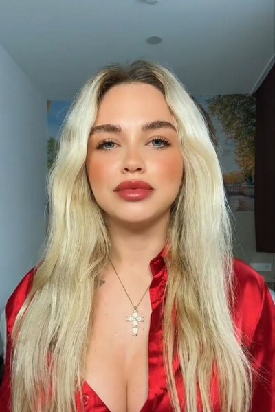 Elegant Andrea, 29 y.o. from Palma, Spain with Blonde hair — VeronikaLove