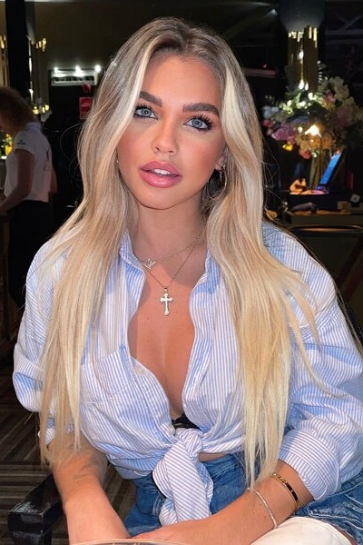 Elegant Andrea, 29 y.o. from Palma, Spain with Blonde hair — VeronikaLove