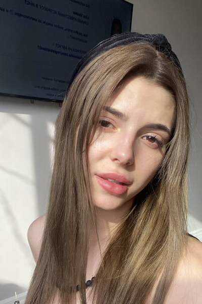 Enchanting Presence: Alena, 20 y.o. from Kyiv, Ukraine — VeronikaLove