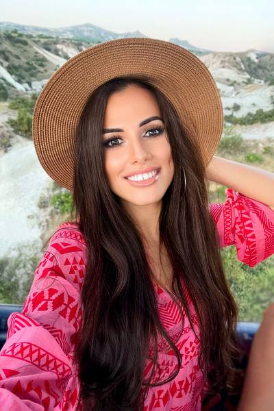 Radiant Charm: Alina, 30 y.o. from Chernivtsi, Ukraine — VeronikaLove