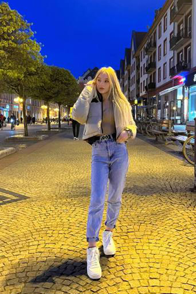 Elegant Anna, 20 y.o. from Wroclaw, Poland with Blonde hair — VeronikaLove