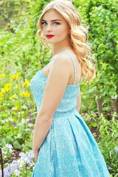 Enigmatic Svitlana, 27 y.o. from Uman, Ukraine with Blonde hair — VeronikaLove