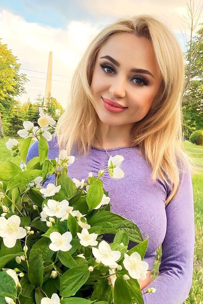 Timeless Grace: Tatiana, 38 y.o. from Kyiv, Ukraine — VeronikaLove