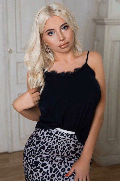 Serene Oleksandra, 36 y.o. from Kyiv, Ukraine with Blonde hair — VeronikaLove