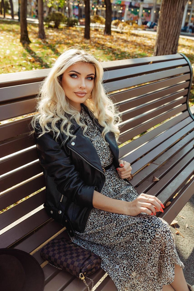 Enigmatic Beauty: Violetta, 41 y.o. from Kharkiv, Ukraine — VeronikaLove