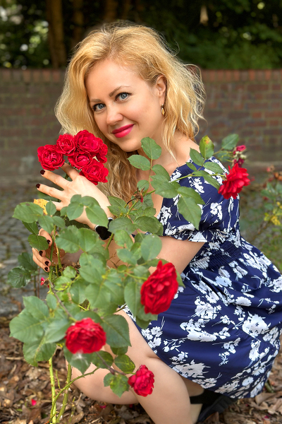 Enthralling Mystery: Elena, 41 y.o. from Kherson, Ukraine — VeronikaLove