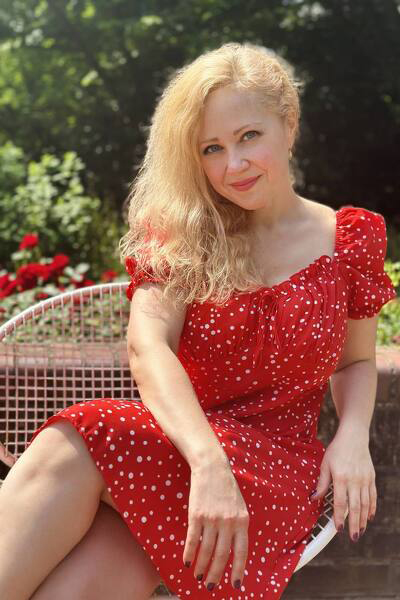 Enthralling Mystery: Elena, 42 y.o. from Kherson, Ukraine — VeronikaLove