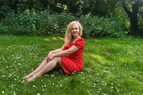 Enthralling Mystery: Elena, 42 y.o. from Kherson, Ukraine — VeronikaLove