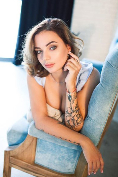 Glamorous Presence: Elena, 30 y.o. from Uman, Ukraine — VeronikaLove