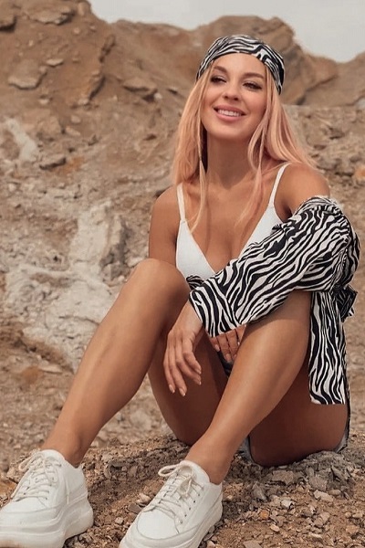 Magnetic Charm: Irina, 44 y.o. from Chernivtsi, Ukraine — VeronikaLove