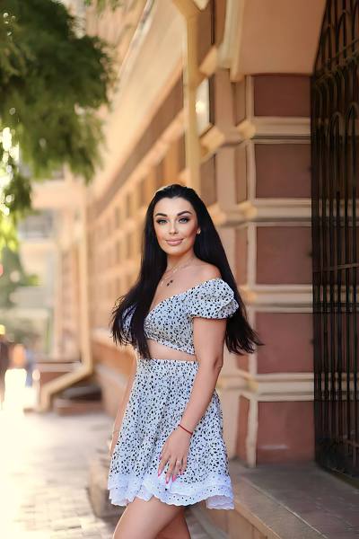 Charming Radiance: Elena, 41 y.o. from Odesa, Ukraine — VeronikaLove