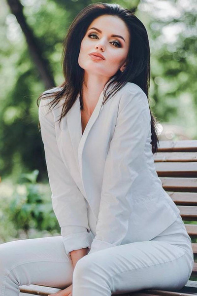 Magnetic Allure: Anastasia, 27 y.o. from Zaporizhzhia, Ukraine — VeronikaLove