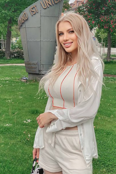 Vibrant Liliya, 28 y.o. from Kyiv, Ukraine with Blonde hair — VeronikaLove