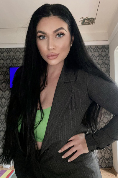 Graceful Anna, 24 y.o. from Kyiv, Ukraine with Black hair — VeronikaLove