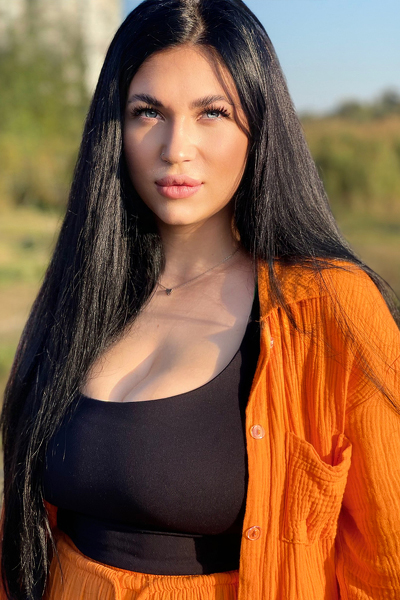 Graceful Anna, 24 y.o. from Kyiv, Ukraine with Black hair — VeronikaLove