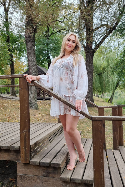 Ethereal Elegance: Antonina, 38 y.o. from Kryvyi Rih, Ukraine — VeronikaLove