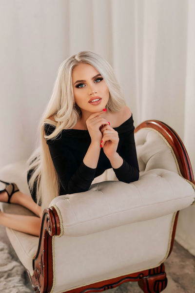 Graceful Radiance: Maria, 32 y.o. from Odesa, Ukraine — VeronikaLove