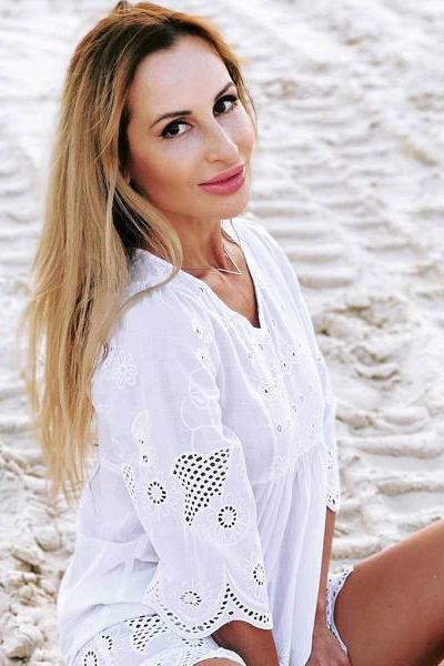 Captivating Radiance: Vira, 51 y.o. from London, United Kingdom — VeronikaLove