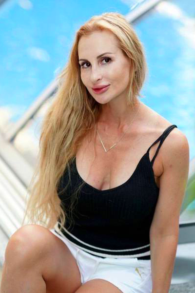 Captivating Radiance: Vira, 51 y.o. from London, United Kingdom — VeronikaLove