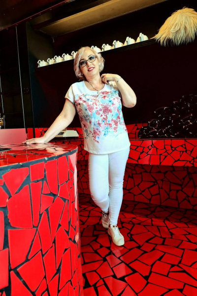 Elegant Natalya, 56 y.o. from Dnipro, Ukraine with Blonde hair — VeronikaLove