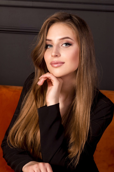 Charming Alina, 22 y.o. from Lodz, Poland with Light-brown hair — VeronikaLove