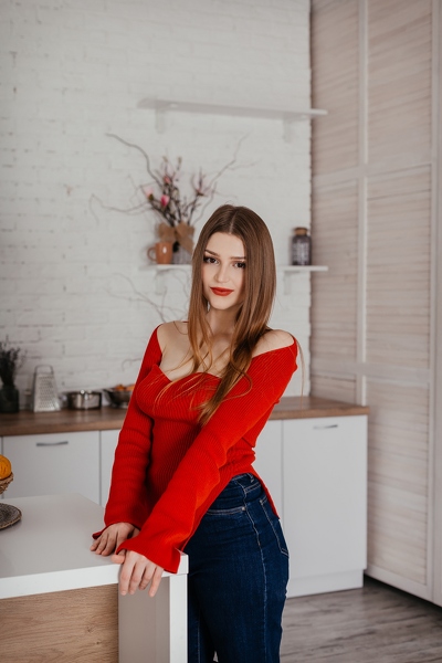 Timeless Elegance: Olha, 19 y.o. from Vinnytsia, Ukraine — VeronikaLove