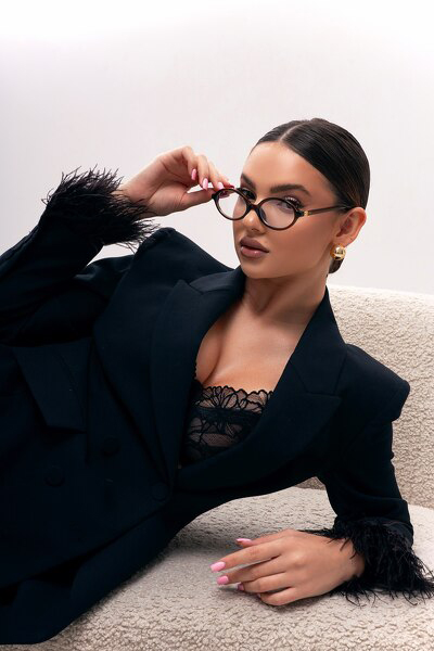 Enigmatic Valeria, 24 y.o. from Kherson, Ukraine with Brown hair — VeronikaLove